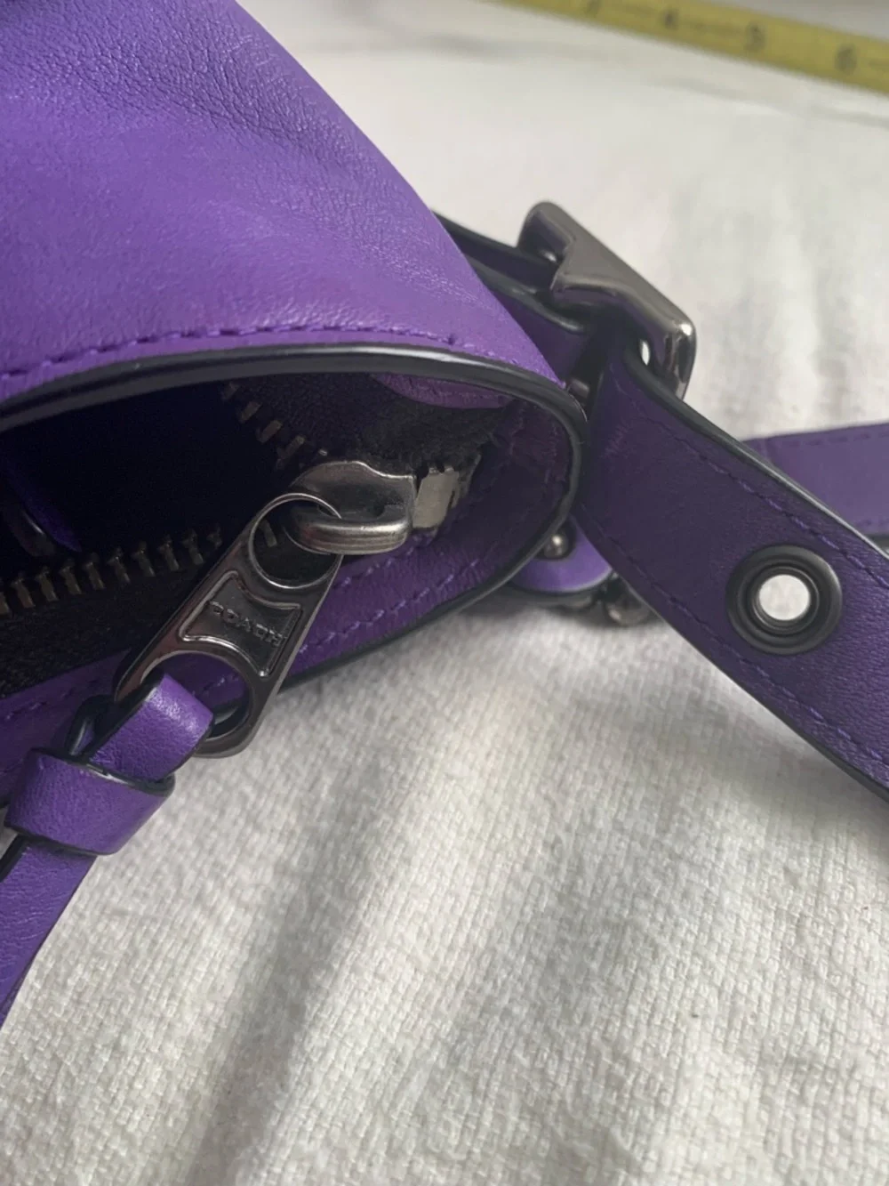 Vintage 2014 Coach Bleaker Sport Mini Duffle Purple Cross Body Bag - Picture 16 of 16